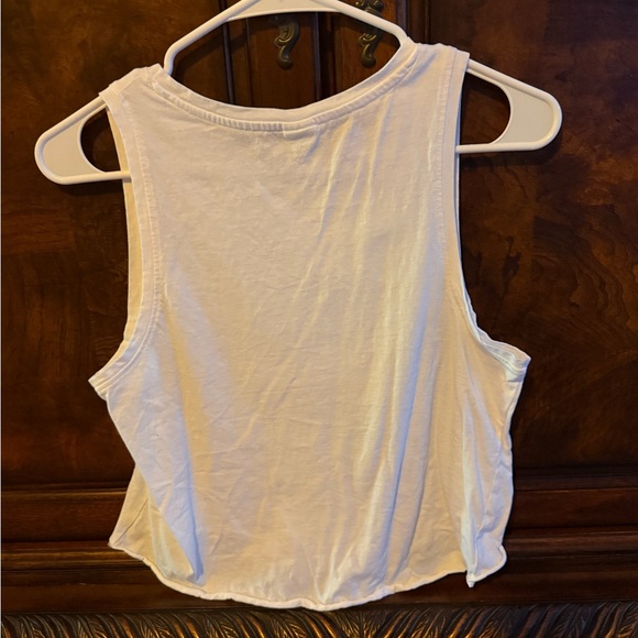 Front tie knot tank top. Great used condition.. barely worn - Picture 2 of 2